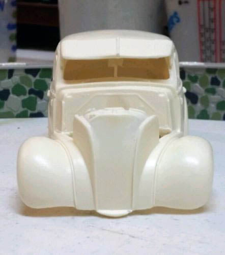 Resin cast 1937 Chevy 4 Door with accessories